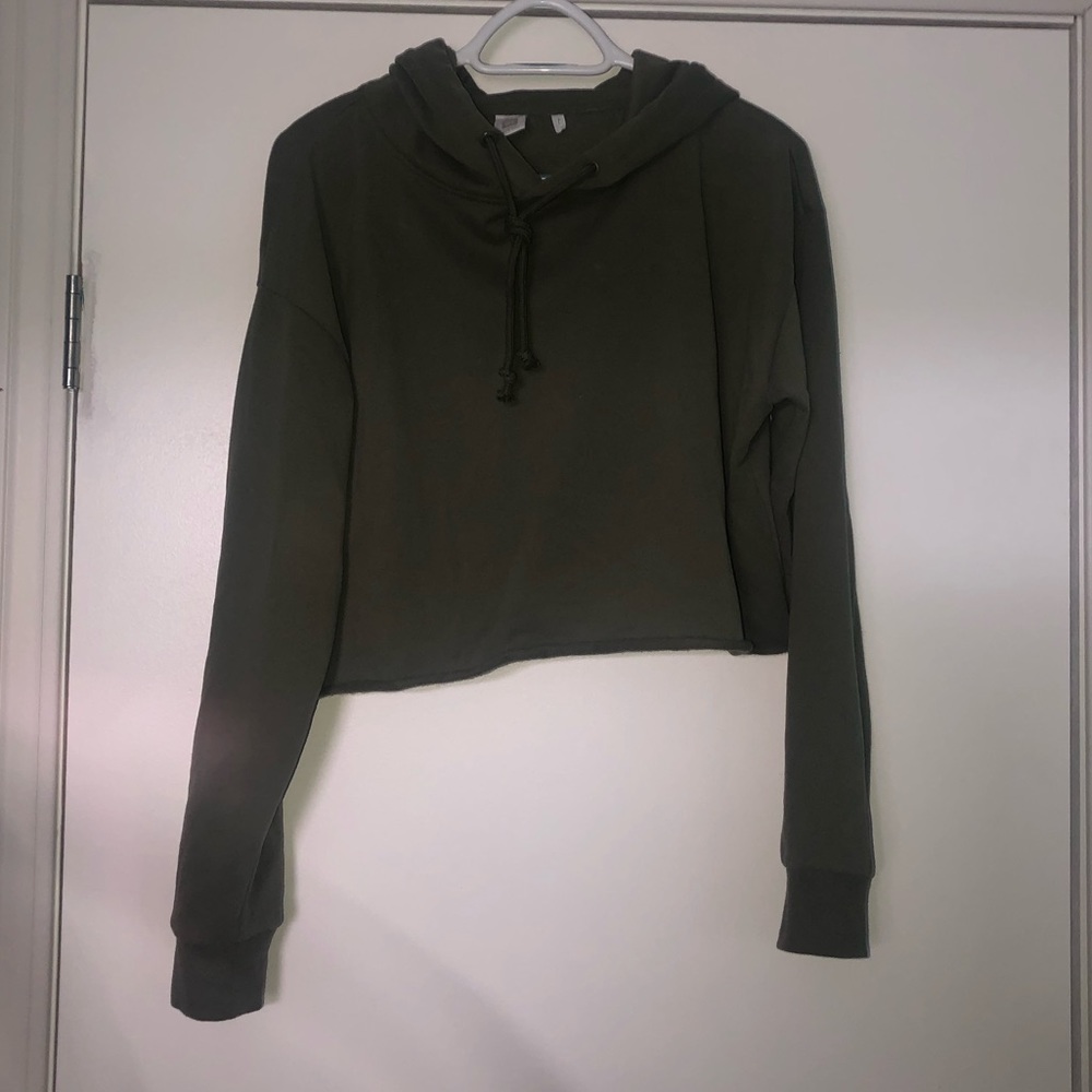 Cropped Hoodie/Sweater